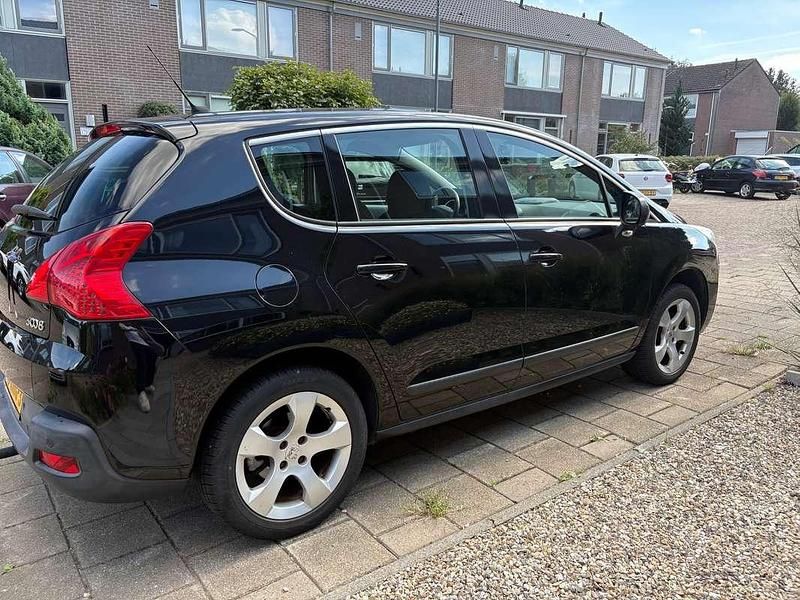 Zwart Gebruikt 2011 Peugeot 3008 MPV | € 5.000 (Goede deal) - Afbeelding 1/4