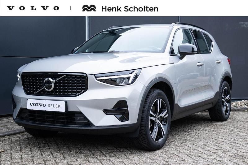 Grijs Occasion 2024 Volvo XC40 Plus SUV | € 40.950 (Eerlijke prijs) - Afbeelding 1/3