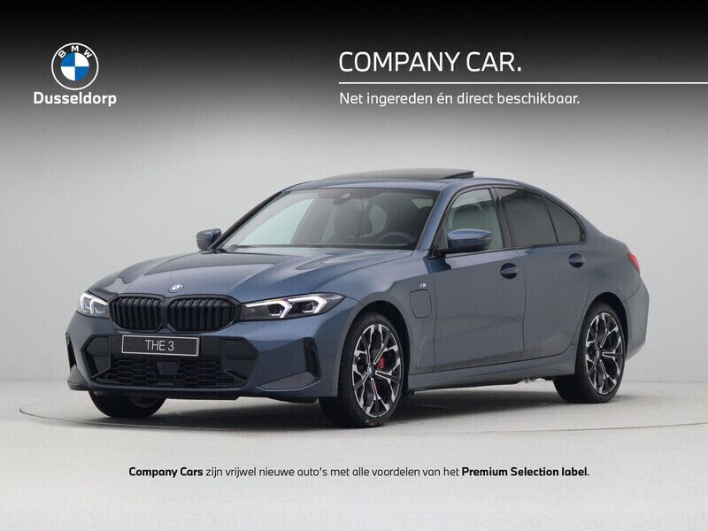 Blauw, metallic lak Gebruikt 2025 BMW 330e M Sport Sedan | € 72.814 (Duur) - Afbeelding 1/4
