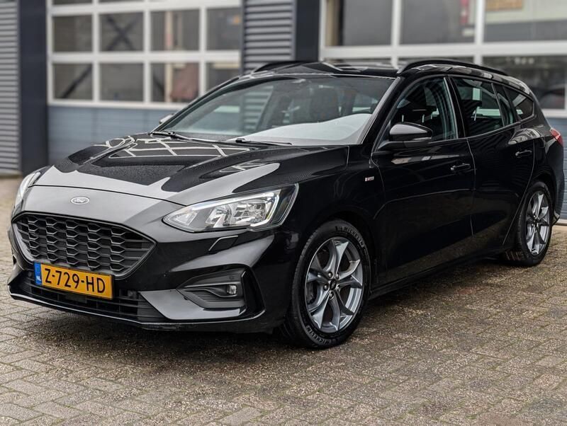 Zwart Gebruikt 2020 Ford Focus ST-Line Stationwagen | € 19.250 (Eerlijke prijs) - Afbeelding 1/4