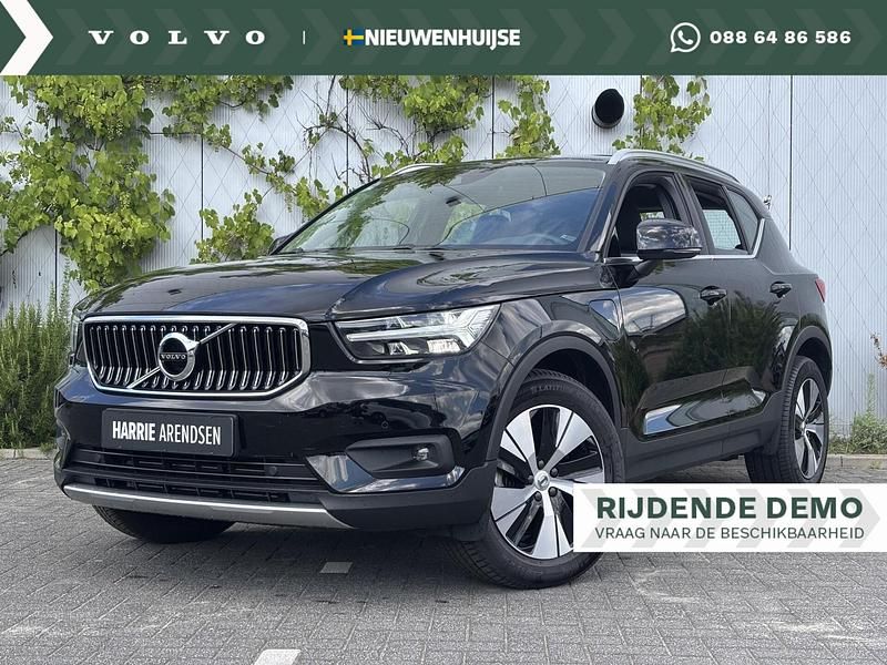 Zwart Gebruikt 2022 Volvo XC40 Core SUV | € 35.399 (Eerlijke prijs) - Afbeelding 1/4