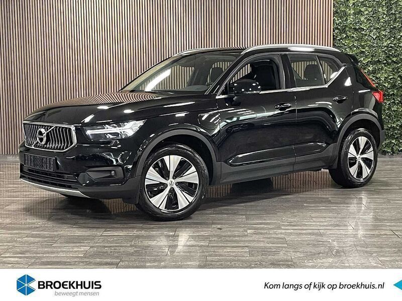 Zwart Gebruikt 2020 Volvo XC40 Inscription SUV | € 33.900 (Eerlijke prijs) - Afbeelding 1/4