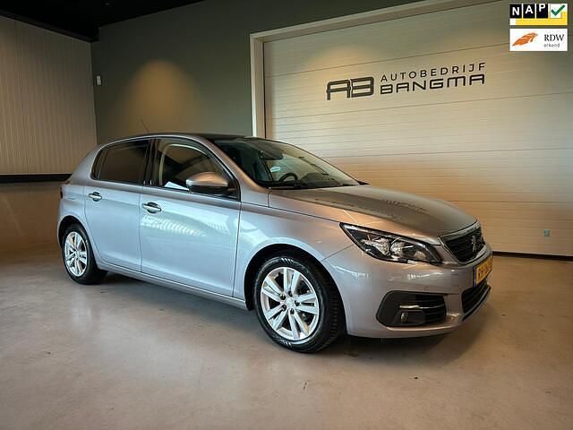 Grijs (metallic) Gebruikt 2017 Peugeot 308 Hatchback | € 8.999 (Eerlijke prijs) - Afbeelding 1/4