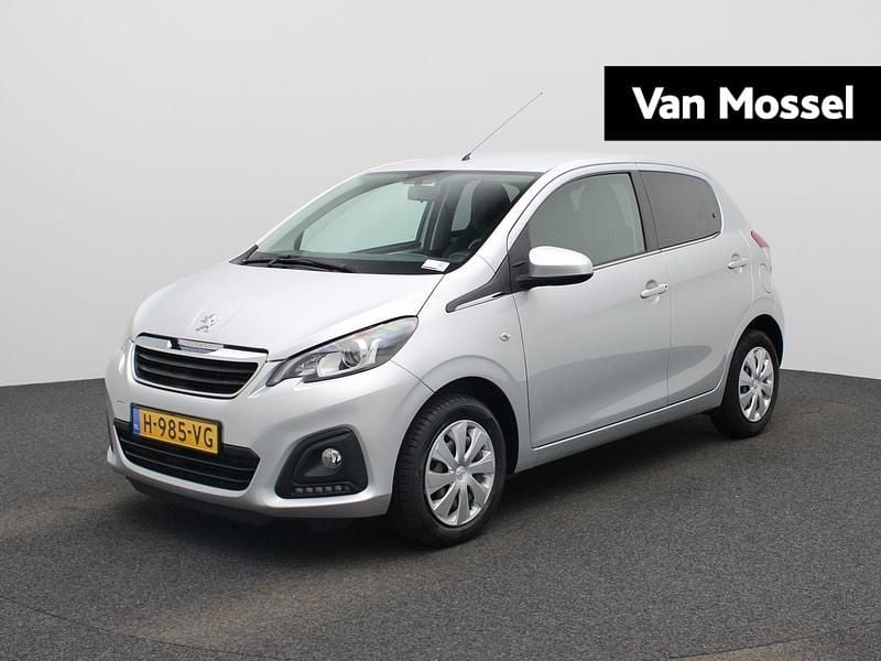 Grijs Gebruikt 2020 Peugeot 108 Active Hatchback | € 9.900 (Eerlijke prijs) - Afbeelding 1/4