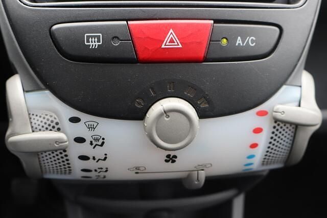 Occasion Peugeot 107 S 68 PK (50 kW) 2010 Wit Hatchback