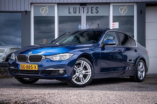 Blauw Gebruikt 2018 BMW 320 Executive Sedan | € 22.500 (Goede deal) - Afbeelding 1/4