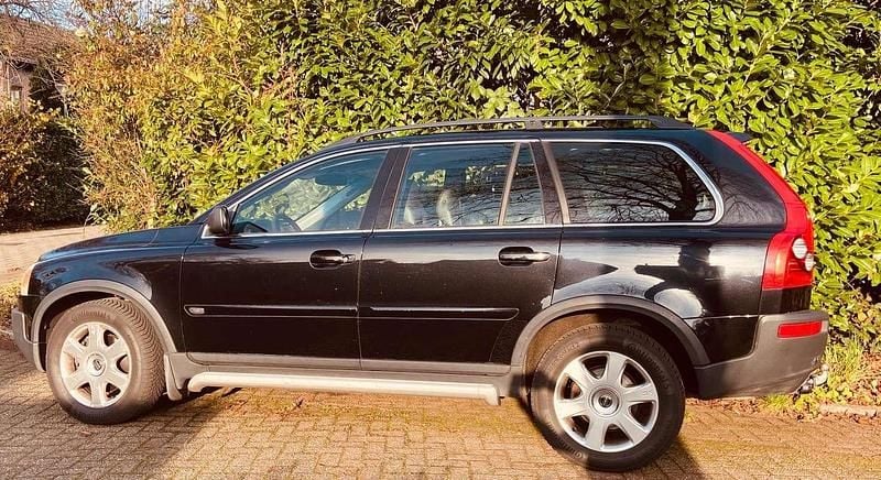 Zwart Occasion 2005 Volvo XC90 Executive SUV | € 10.500 (Goede deal) - Afbeelding 1/4