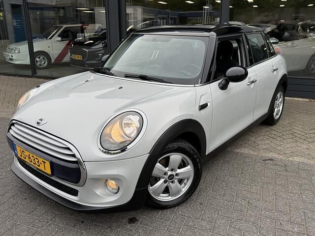 Grijs Gebruikt 2015 Mini Cooper Chili Hatchback | € 11.950 (Eerlijke prijs) - Afbeelding 1/4