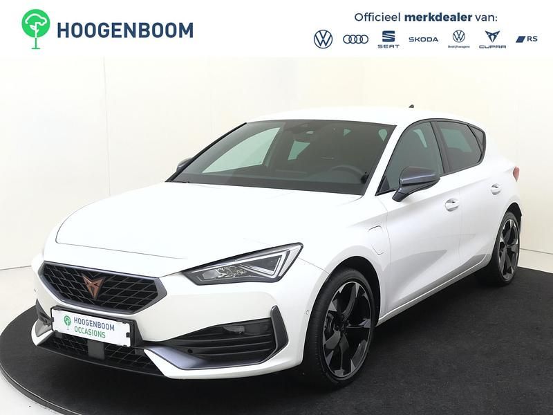 Wit Gebruikt 2022 Cupra Leon Hatchback | € 24.750 (Eerlijke prijs) - Afbeelding 1/4