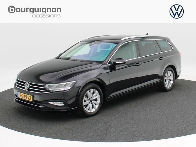 Zwart Gebruikt 2023 VW Passat Business Stationwagen | € 25.850 (Goede deal) - Afbeelding 1/4