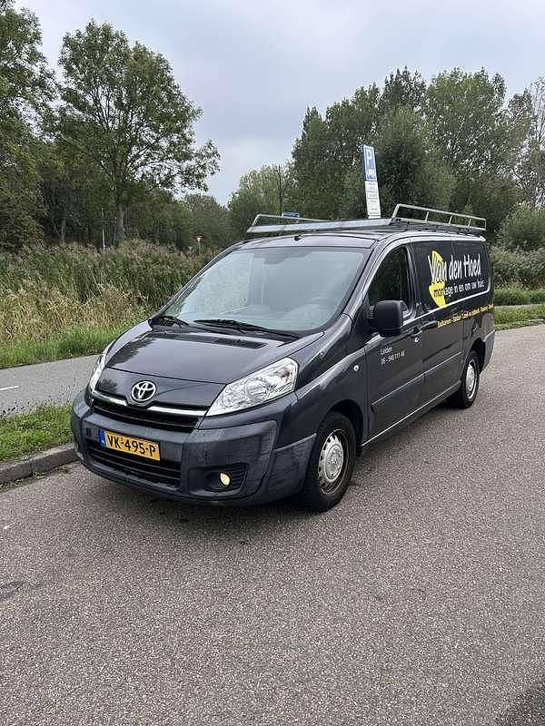 Zwart Gebruikt 2014 Toyota Proace Van | € 7.995 (Eerlijke prijs) - Afbeelding 1/4