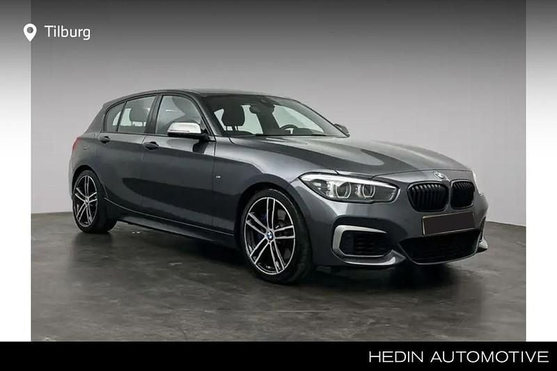 Grijs Gebruikt 2018 BMW M140 Comfort Edition Hatchback | € 34.880 (Eerlijke prijs) - Afbeelding 1/4