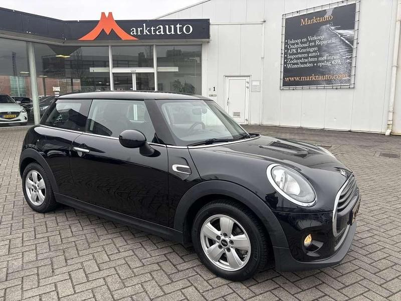 Occasion Mini Cooper Business 136 PK (100 kW) 2018 Zwart Hatchback
