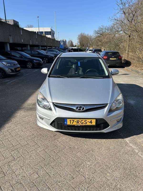 Zilver Gebruikt 2011 Hyundai i30 Classic | € 4.100 - Afbeelding 1/4