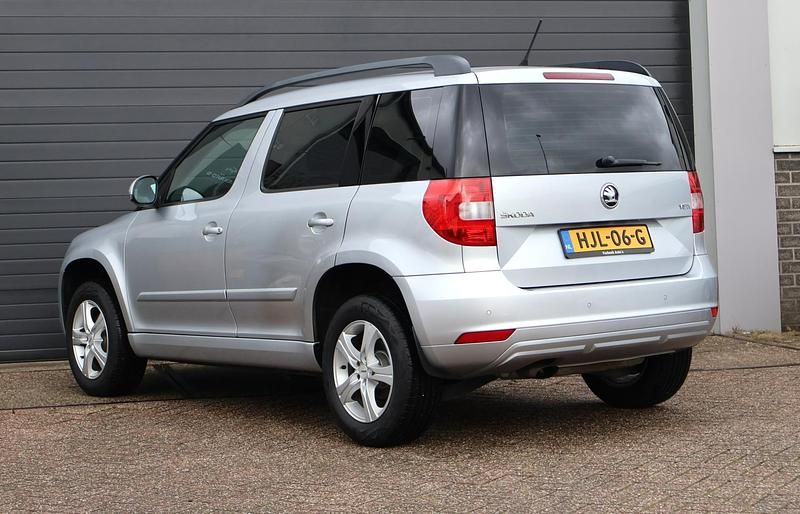Occasion Skoda Yeti Active 105 PK (77 kW) 2014 Grijs SUV