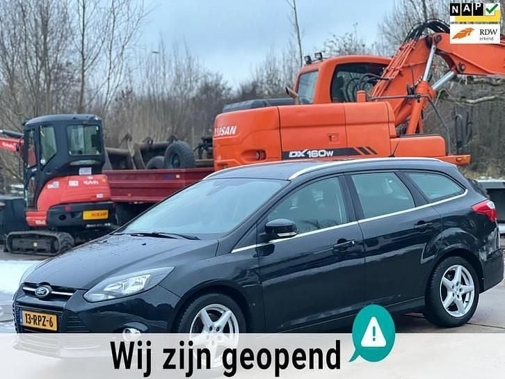 Zwart Gebruikt 2011 Ford Focus Titanium Stationwagen | € 1.750 (Super prijs) - Afbeelding 1/4