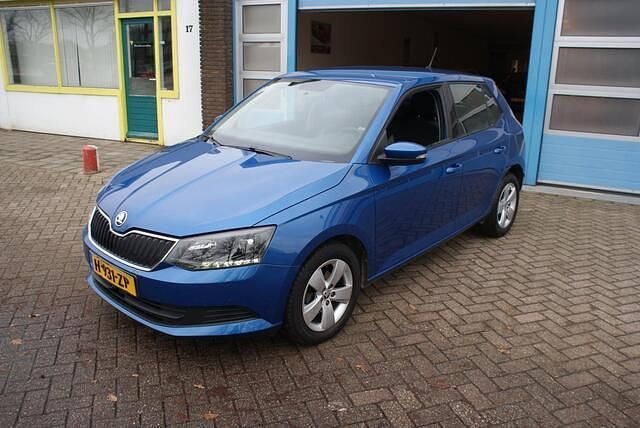 Blauw Occasion 2018 Skoda Fabia Drive Hatchback | € 8.750 (Eerlijke prijs) - Afbeelding 1/4