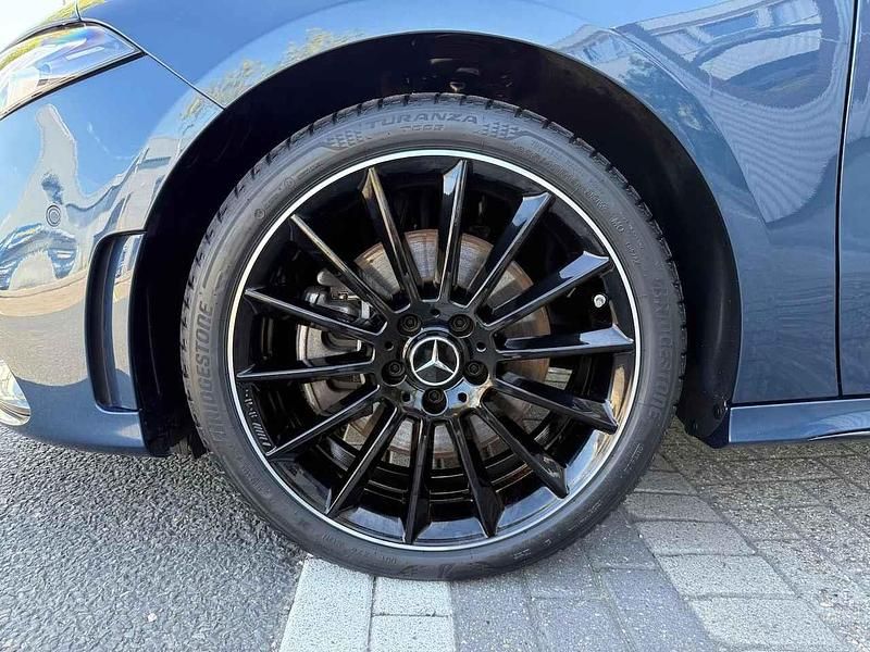 Occasion Mercedes A250 Premium Plus 161 PK (118 kW) 2022 Blauw Hatchback