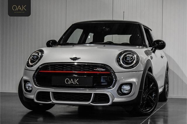Wit (metallic) Gebruikt 2019 Mini John Cooper Works Hatchback | € 18.800 (Goede deal) - Afbeelding 1/3