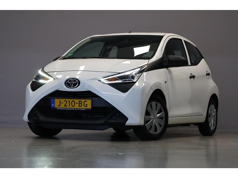 Wit Gebruikt 2020 Toyota Aygo Hatchback | € 8.495 (Goede deal) - Afbeelding 1/4