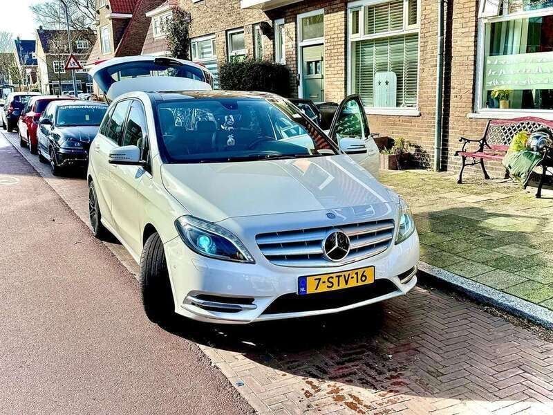 Wit Gebruikt 2013 Mercedes B180 MPV | € 9.950 - Afbeelding 1/4