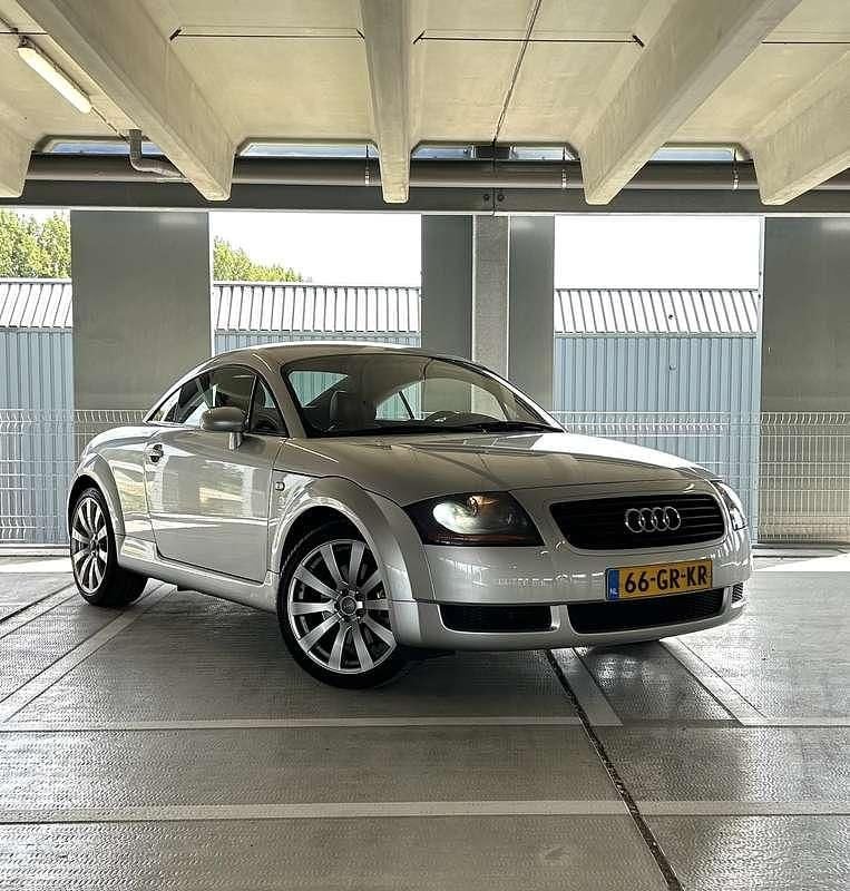 Grijs Occasion 2001 Audi TT Coupé | € 6.400 (Duur) - Afbeelding 1/4