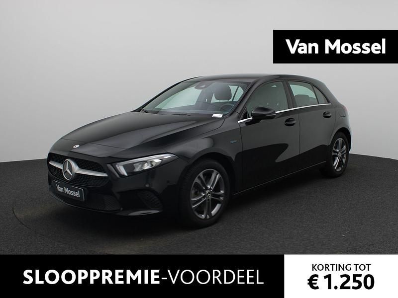 Zwart Occasion 2020 Mercedes A250 Advantage Hatchback | € 23.445 (Goede deal) - Afbeelding 1/3