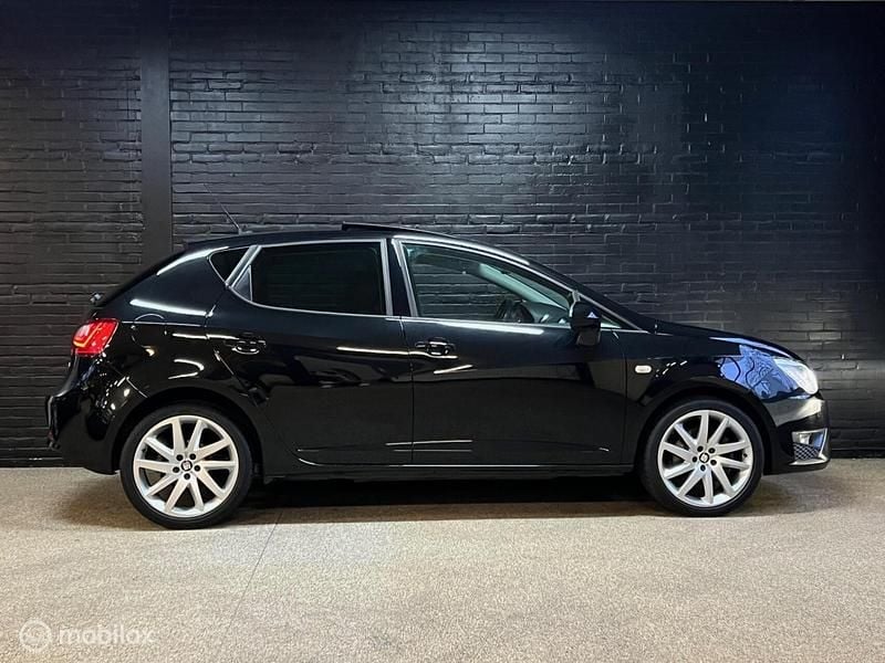 Occasion Seat Ibiza CONNECT 110 PK (80 kW) 2023 Zwart Hatchback