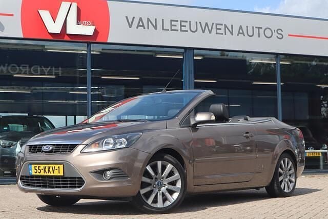 Bruin, metallic lak Gebruikt 2010 Ford Focus Cabriolet Trend Cabriolet | € 3.448 (Super prijs) - Afbeelding 1/4