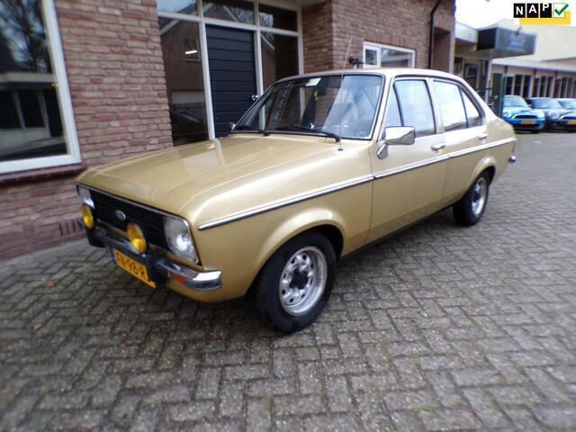 Bruin Gebruikt 1980 Ford Escort Sedan | € 5.950 - Afbeelding 1/4