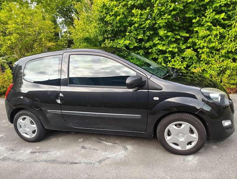 Zwart Gebruikt 2014 Renault Twingo Hatchback | € 2.750 (Goede deal) - Afbeelding 1/4