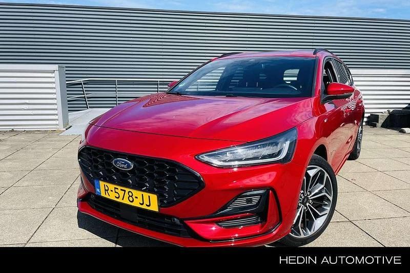 Rood Gebruikt 2022 Ford Focus Business Edition Stationwagen | € 22.945 (Iets duurder) - Afbeelding 1/3