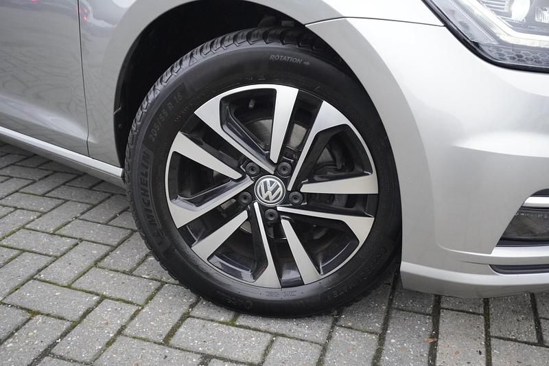 Occasion VW Golf VIII Highline 2024 Grijs Hatchback