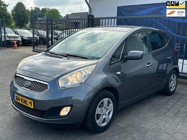 Grijs Gebruikt 2010 Kia Venga Hatchback | € 3.488 (Eerlijke prijs) - Afbeelding 1/4