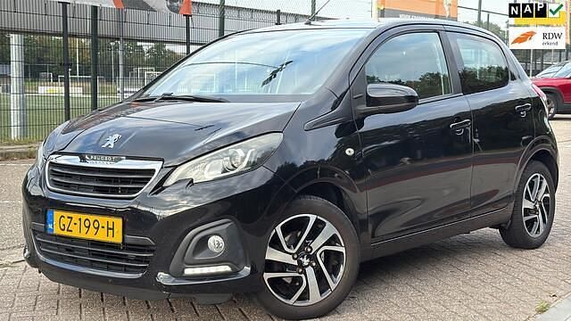 Zwart Gebruikt 2015 Peugeot 108 Active Hatchback | € 5.449 (Eerlijke prijs) - Afbeelding 1/4