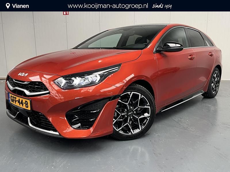 Orange fusion m Occasion 2024 Kia ProCeed GT-Line Hatchback | € 32.950 (Eerlijke prijs) - Afbeelding 1/4
