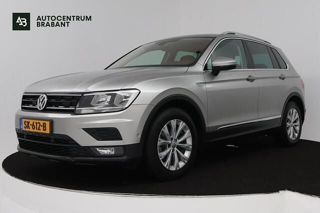 Grijs Gebruikt 2018 VW Tiguan Comfortline SUV | € 20.945 (Super prijs) - Afbeelding 1/4