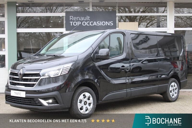 Zwart Nieuw 2024 Renault Trafic Van | € 33.892 (Goede deal) - Afbeelding 1/4