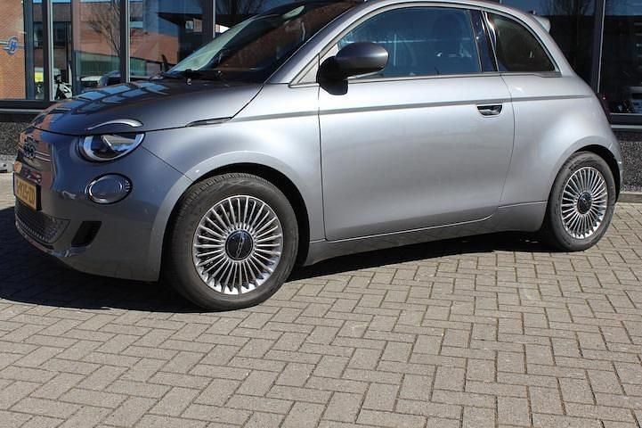 Occasion Fiat 500e Icon 86 kW (118 PK) 2023 Grijs (metallic) Hatchback