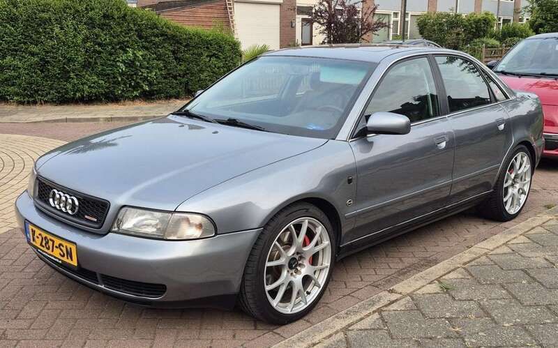 Grijs Gebruikt 1997 Audi A4 Comfort Sedan | € 5.500 - Afbeelding 1/4