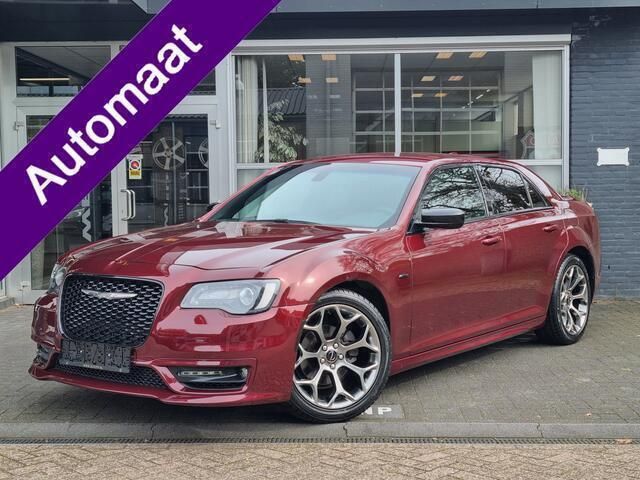 Rood Gebruikt 2017 Chrysler 300C Sedan | € 34.950 - Afbeelding 1/4