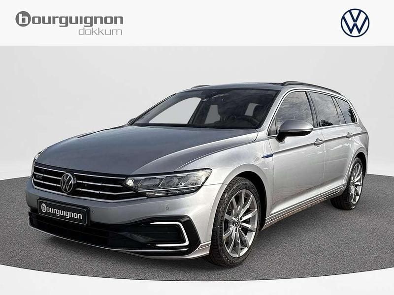 Zilver Gebruikt 2022 VW Passat Business Stationwagen | € 22.250 (Goede deal) - Afbeelding 1/3