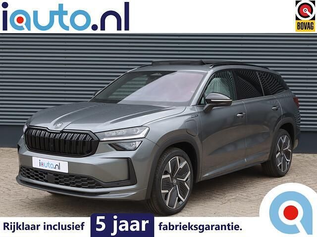 Grijs Nieuw 2025 Skoda Kodiaq SportLine SUV | € 52.745 (Goede deal) - Afbeelding 1/4