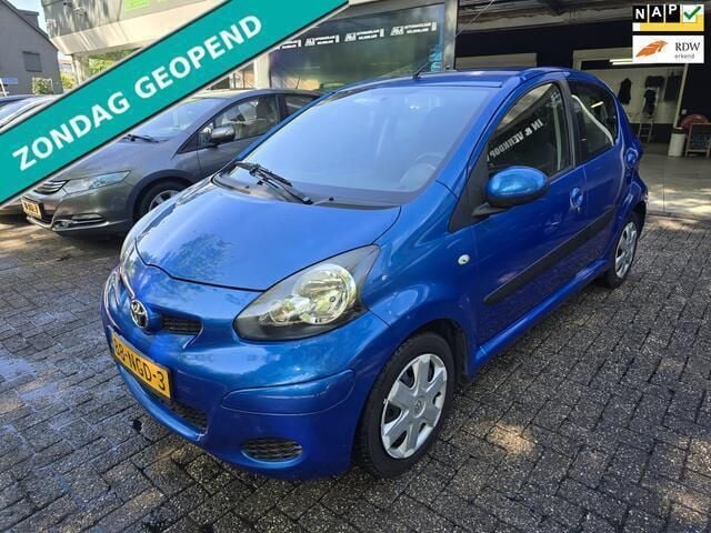 Blauw Gebruikt 2010 Toyota Aygo Comfort Hatchback | € 5.850 (Eerlijke prijs) - Afbeelding 1/4