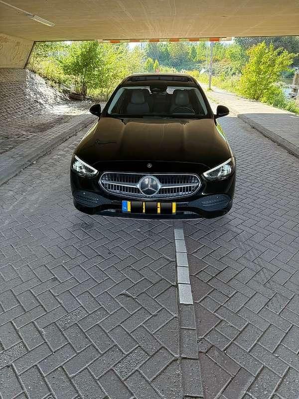 Zwart Gebruikt 2022 Mercedes C200 Stationwagen | € 38.500 (Eerlijke prijs) - Afbeelding 1/4