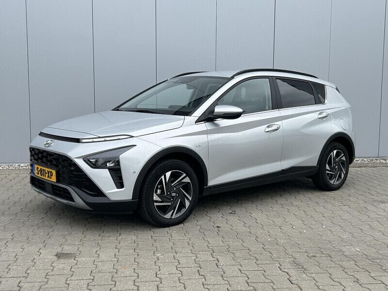 Grijs Gebruikt 2023 Hyundai Bayon Premium SUV | € 24.730 (Iets duurder) - Afbeelding 1/4