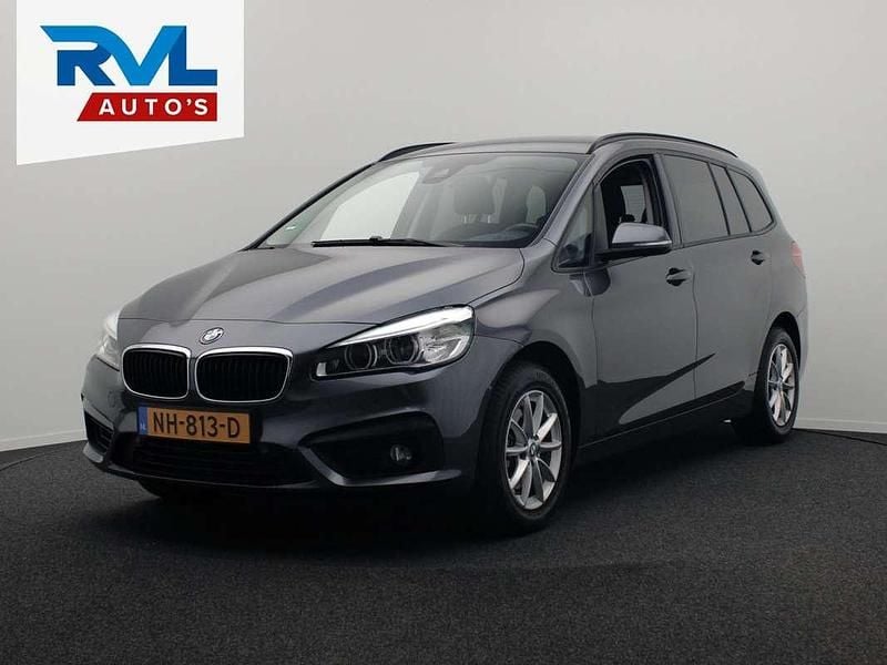 Grijs, metallic lak Gebruikt 2016 BMW 218 Gran Tourer MPV | € 16.950 (Goede deal) - Afbeelding 1/4