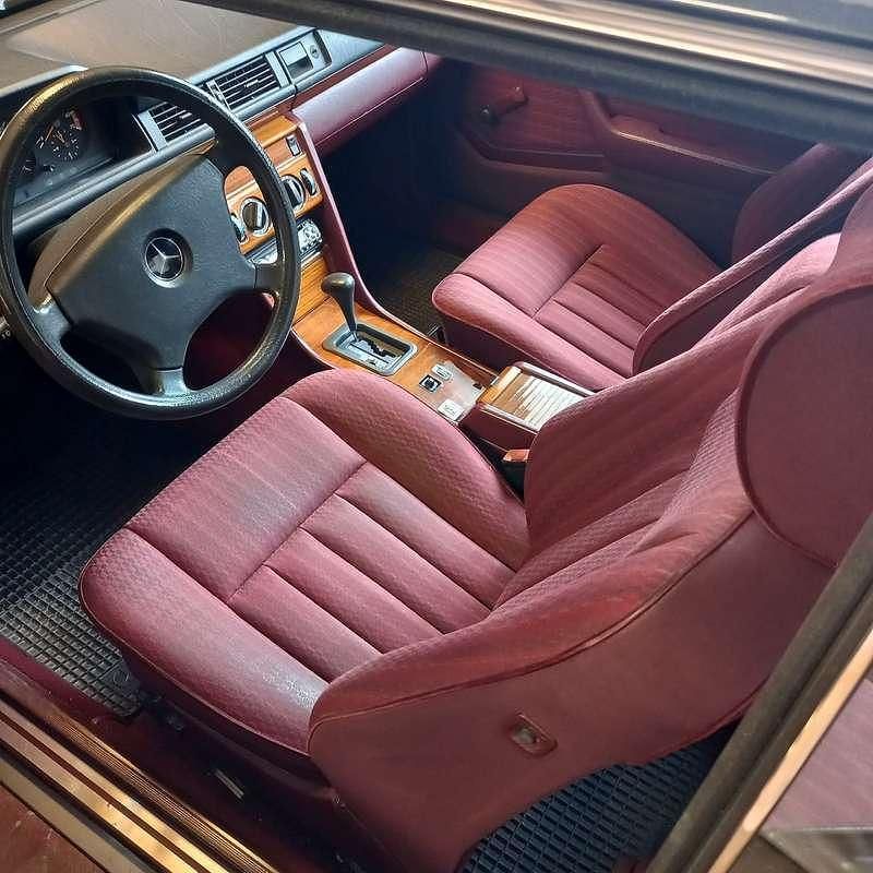 Grijs Gebruikt 1991 Mercedes 230 Coupé | € 13.950 - Afbeelding 1/4
