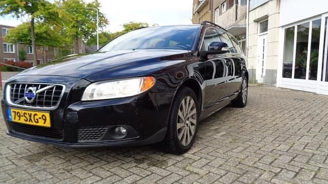 Zwart Gebruikt 2012 Volvo V70 Momentum Stationwagen | € 11.950 (Eerlijke prijs) - Afbeelding 1/4