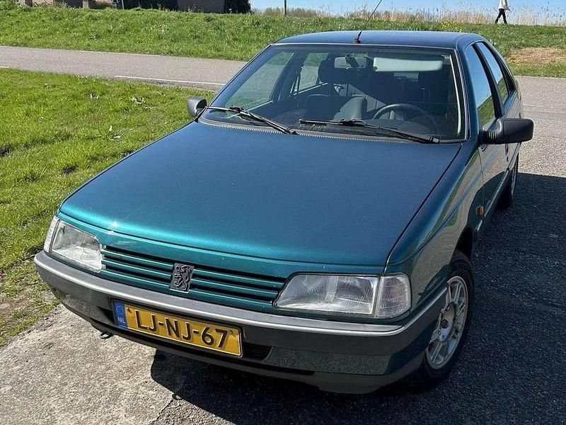 Groen Gebruikt 1995 Peugeot 405 Sedan | € 2.225 - Afbeelding 1/4